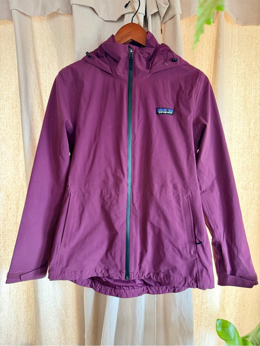 Patagonia Women’s XS Rain Jacket Quandary Mauve/Dusty Rose
